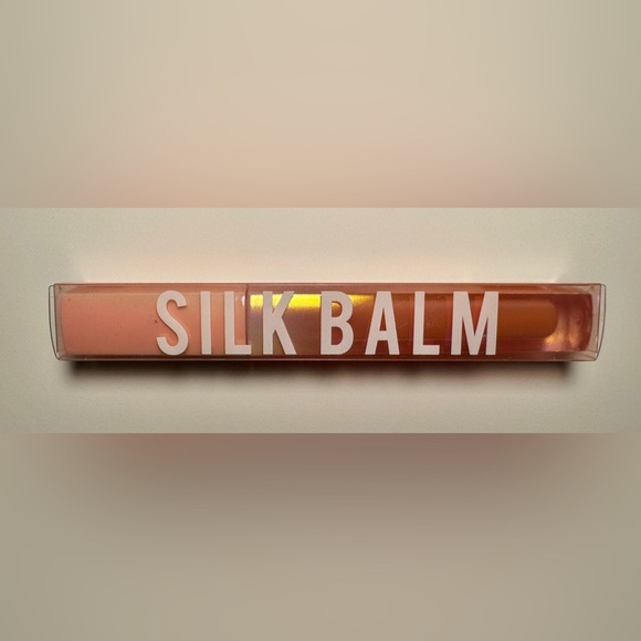 HUDA BEAUTY Other - Huda Beauty Silk Balm NIB Blush Full Size 3ml